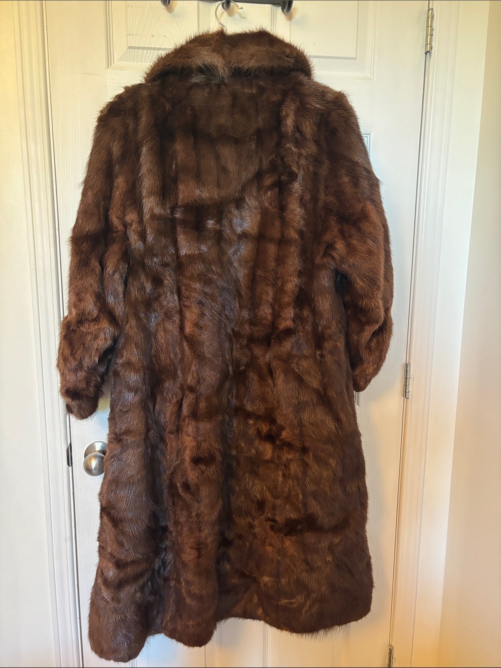 Luxurious Brown Real Fur Long Coat for Women - Picture 4 of 7